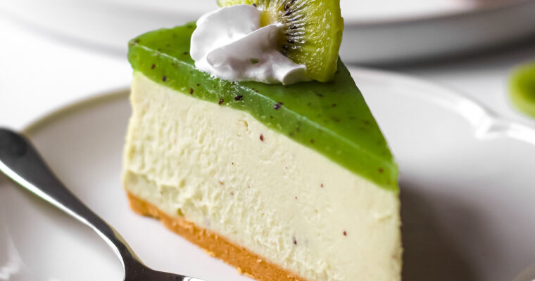 Vegan No-Bake Kiwi Cheesecake
