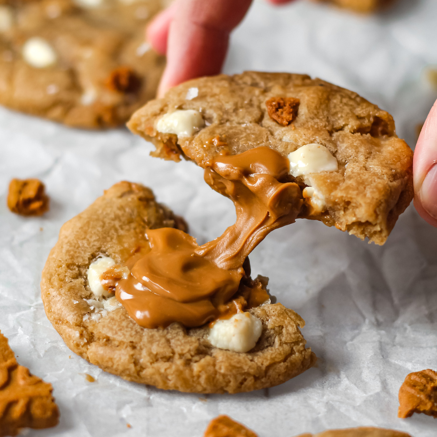 Vegan Biscoff-stuffed Cookies